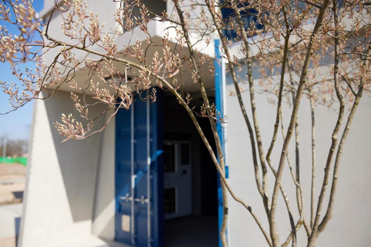 Tin Inn - Erkelenz - Das Hotel Aus Hochwertig Ausgebauten Ueberseecontainern Exterior photo